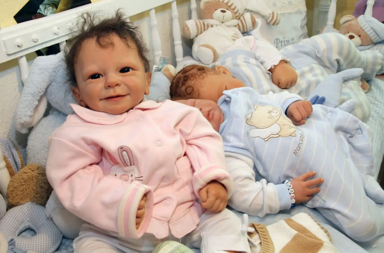 Psicólogo avalia febre dos bebês reborn e alerta: ‘Forma de negar a realidade’