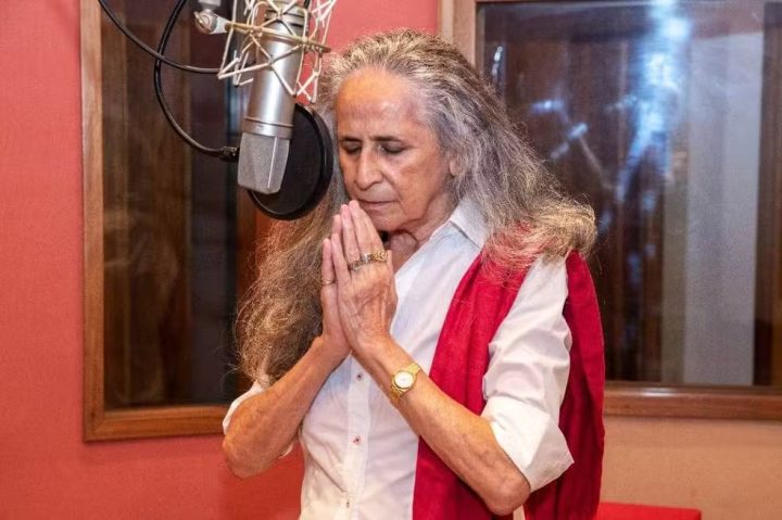 Maria Bethânia faz apelo após enchente em Santo Amaro deixar famílias desabrigadas: ‘A natureza grita’