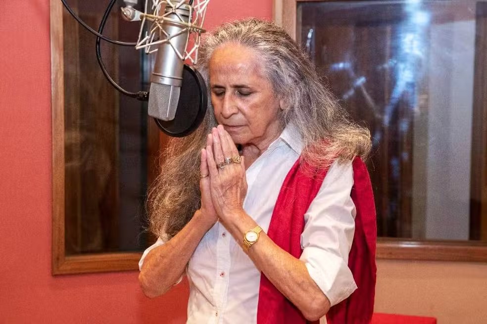 Maria Bethânia faz apelo após enchente em Santo Amaro deixar famílias desabrigadas: ‘A natureza grita’