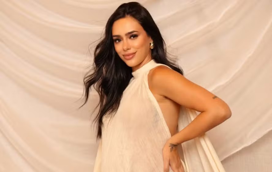 Grávida da segunda filha com Neymar, Bruna Biancardi posa com barrigão