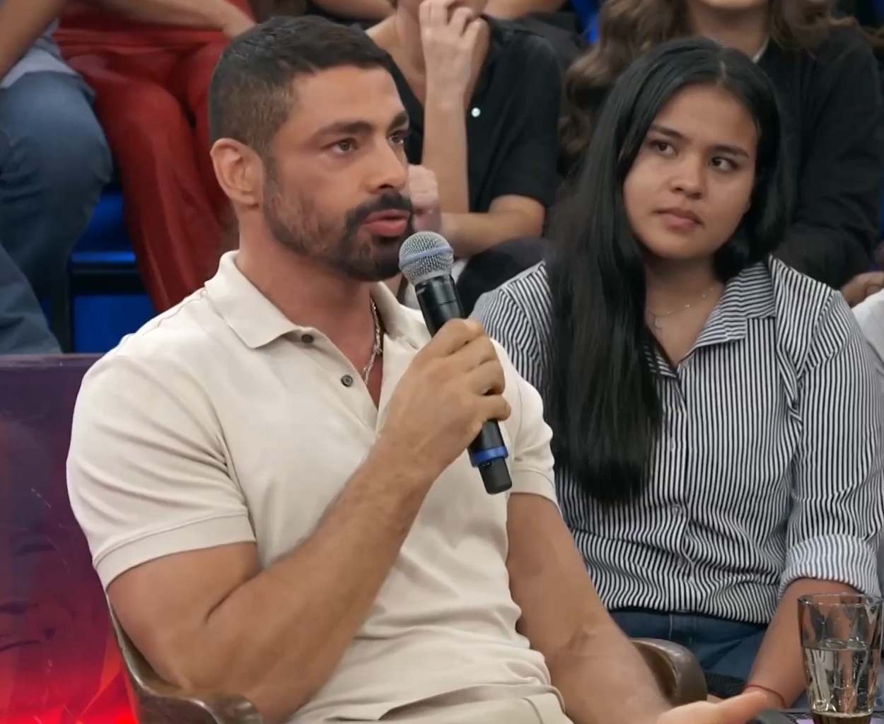Cauã Reymond lembra perrengues em início de carreira: ‘Varria o chão e limpava banheiros’