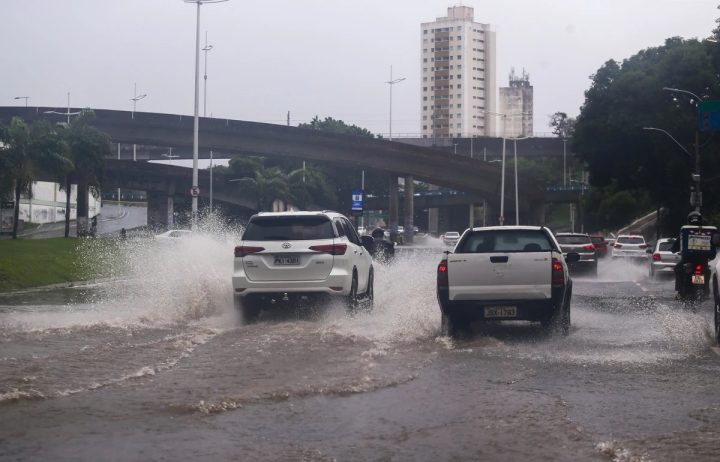 Volume de chuva em Salvador já supera o esperado para todo o mês