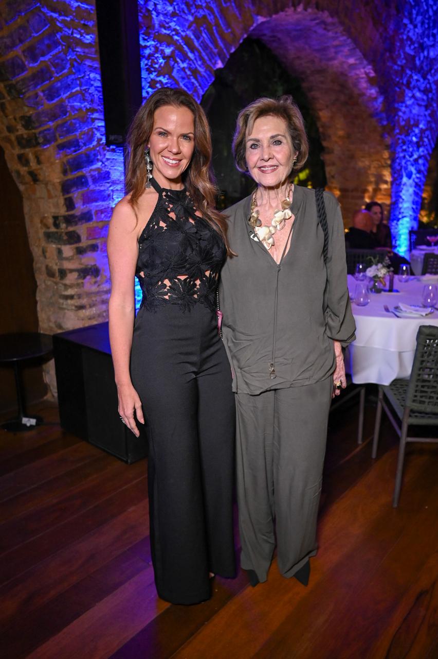 Renata Sarmento e Ângela Vilasboas