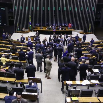 Câmara aprova urgência para projeto que amplia número de deputados federais