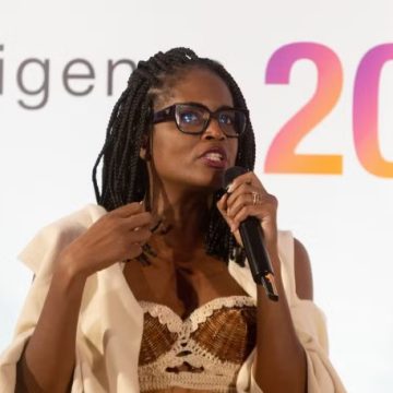 Djamila Ribeiro fala sobre ancestralidade e racismo durante evento em Salvador: ‘Minha mãe foi apagada’