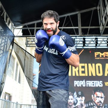 Duda Nagle faz treino aberto de boxe em SP dias antes da luta contra Popó