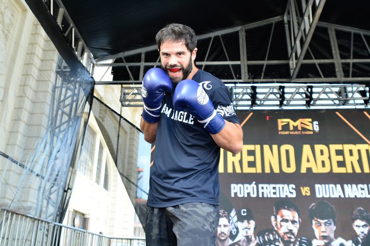 Duda Nagle faz treino aberto de boxe em SP dias antes da luta contra Popó
