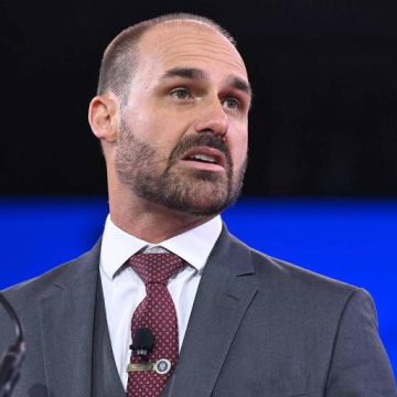 PF diz que Eduardo Bolsonaro não respondeu às notificações sobre inquérito do STF