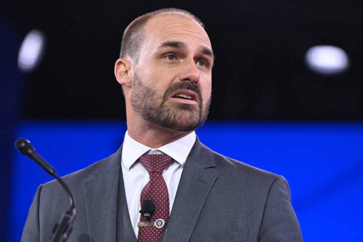 PF diz que Eduardo Bolsonaro não respondeu às notificações sobre inquérito do STF