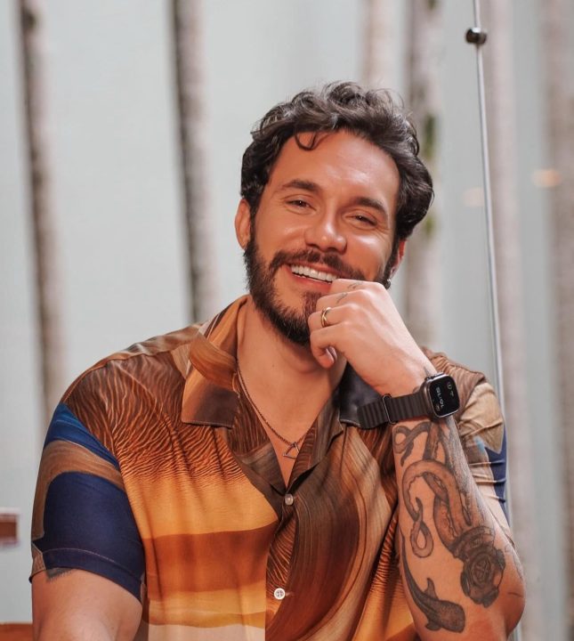 ‘Varão, tu não é crente?’: Eliezer rebate críticas por ir ao show da Lady Gaga após conversão