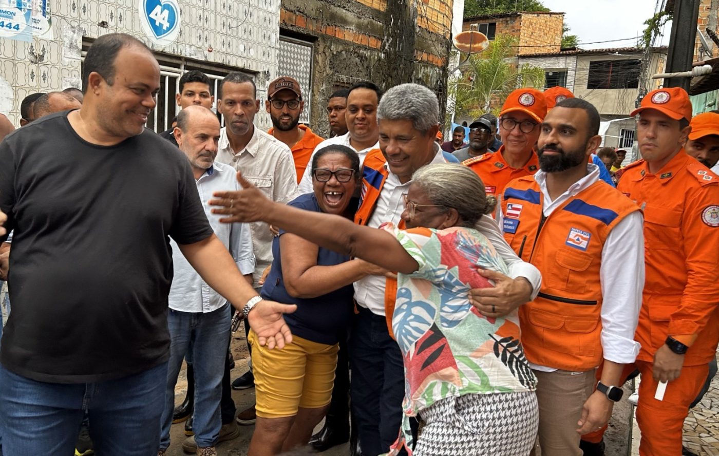 Governador da BA vistoria áreas afetadas pelas fortes chuvas em Santo Amaro e reforça apoio às famílias atingidas