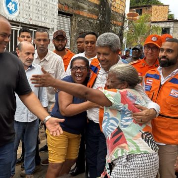Governador da BA vistoria áreas afetadas pelas fortes chuvas em Santo Amaro e reforça apoio às famílias atingidas