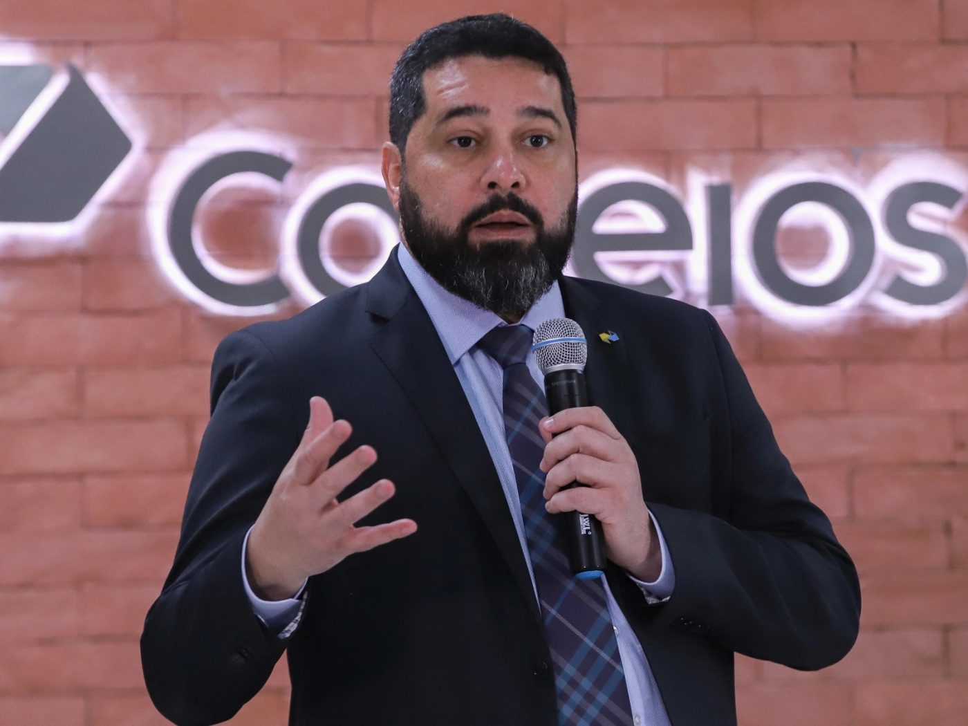 Presidente dos Correios, Fabiano Silva dos Santos, visita agência em Salvador