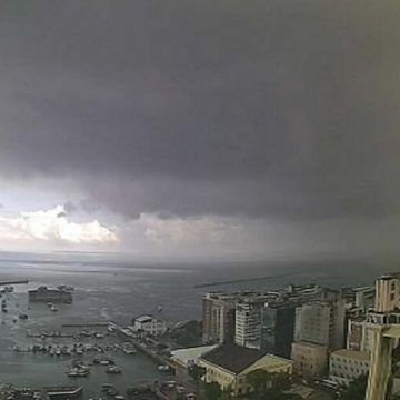Salvador e outras 42 cidades baianas estão sob alerta laranja para chuvas intensas