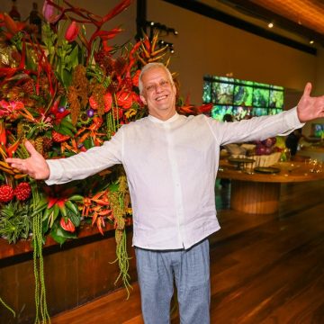 Fundador do Amado, Edinho Engel comemora 70 anos com festa em Salvador; veja fotos