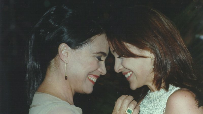 Gabriela Duarte relembra experiência de atuar com a mãe Regina em ‘Por Amor’: ‘Não é fácil’