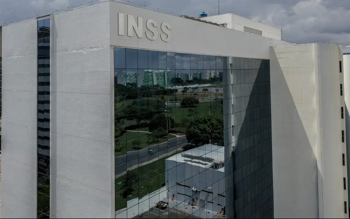 Descontos indevidos do INSS devem ser devolvidos até 31 de dezembro, afirma ministro