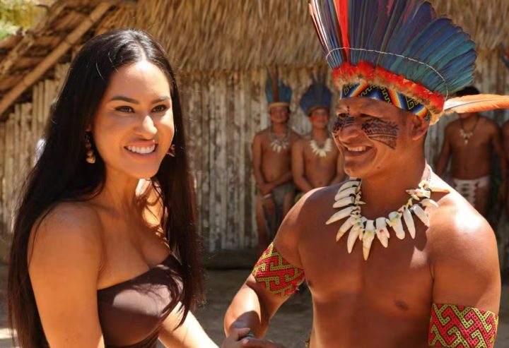 Ex-BBB Isabelle Nogueira leva famosos para conhecer aldeia indígena no Amazonas