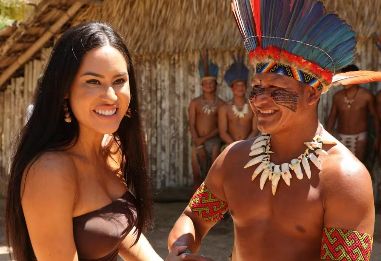 Ex-BBB Isabelle Nogueira leva famosos para conhecer aldeia indígena no Amazonas