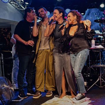 Ivete Sangalo comemora aniversário com festa entre amigos no Rio Vermelho; veja vídeo