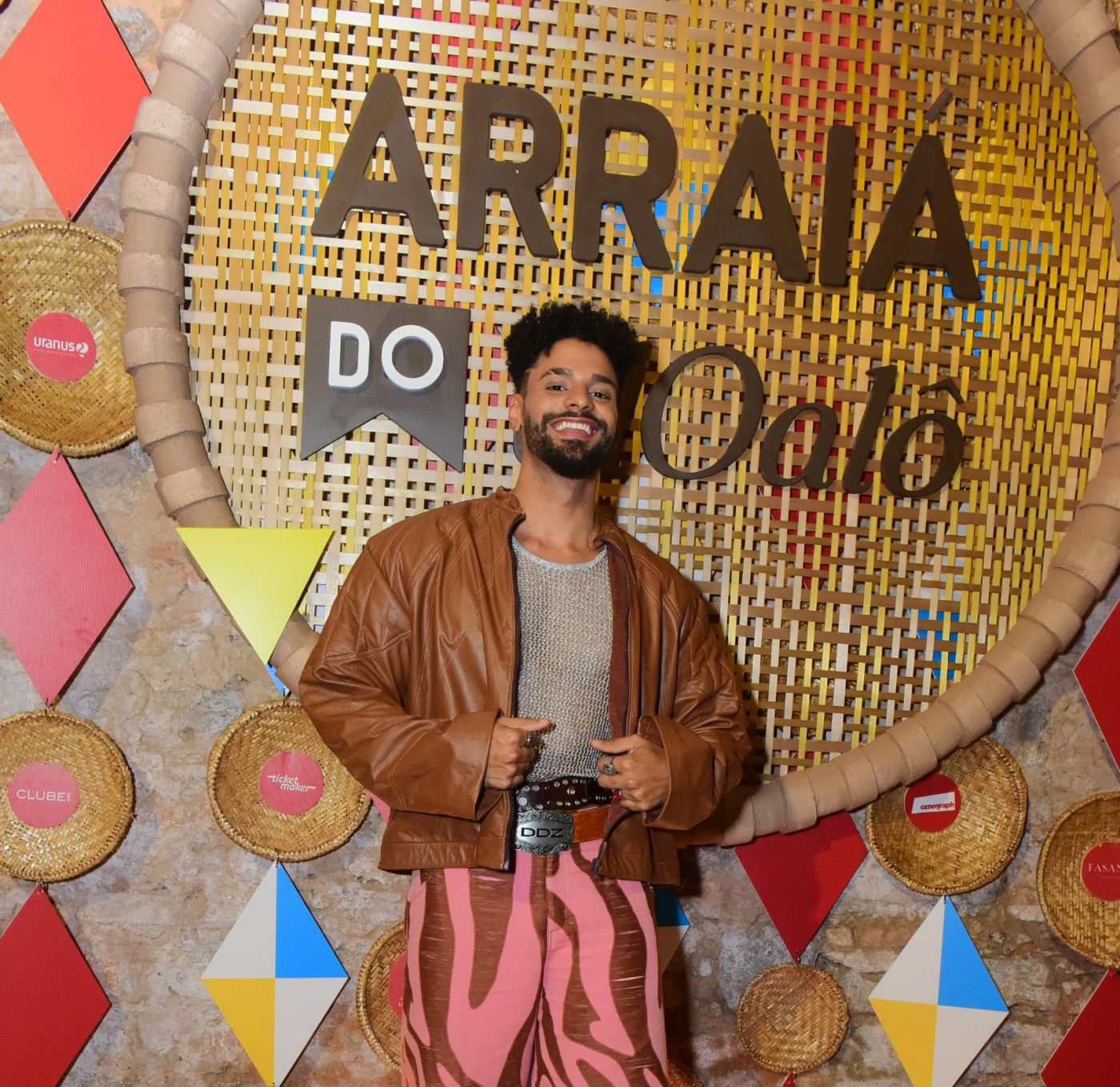 Jô Barros homenageia o Nordeste em show de abertura do Arraiá do Alô Alô Bahia