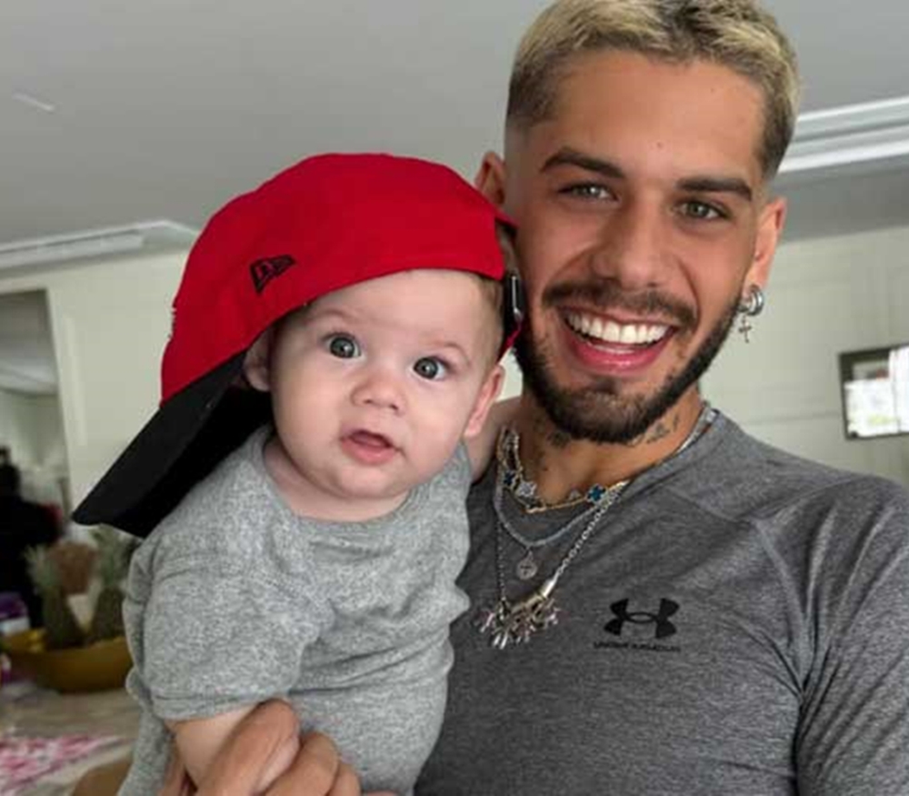 Zé Felipe posta foto do filho caçula após defender Virginia de ataques