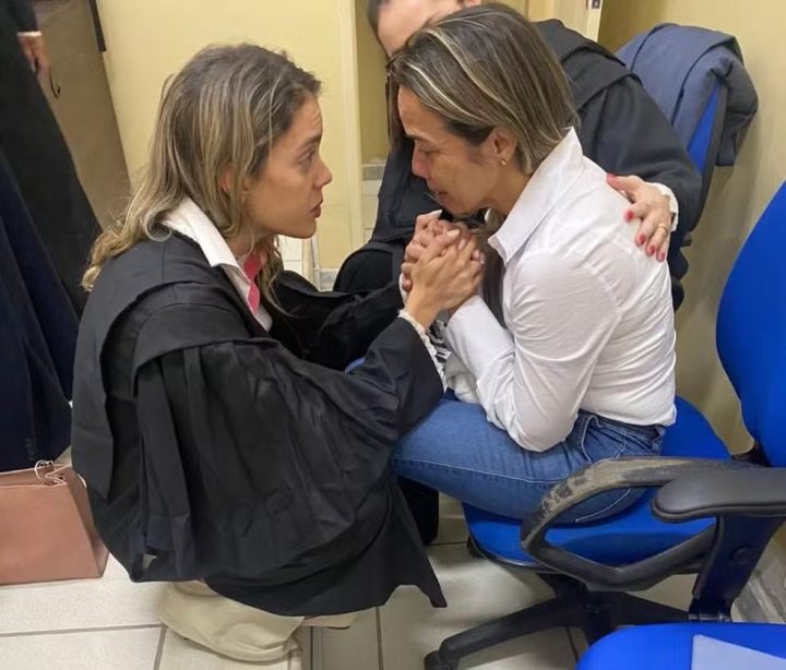 Jovem se torna advogada e defende mãe após acusação de homicídio