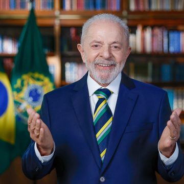 Lula se manifesta sobre novo papa e pede continuidade ao legado de Francisco