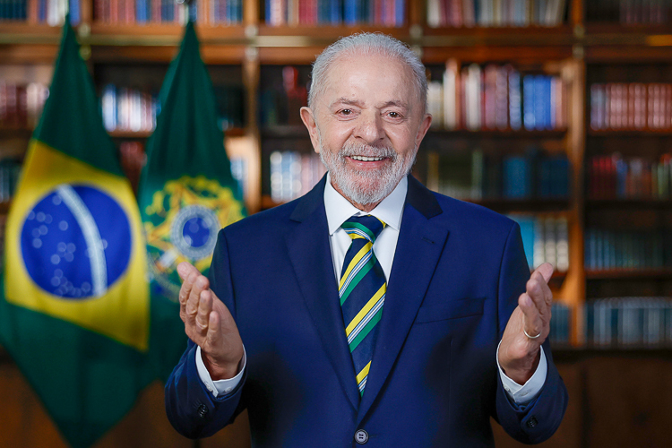 Lula se manifesta sobre novo papa e pede continuidade ao legado de Francisco