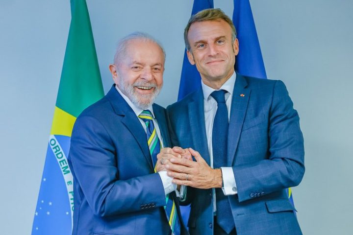 Emmanuel Macron manda recado para Lula: ‘Vamos escrever a próxima página juntos?’