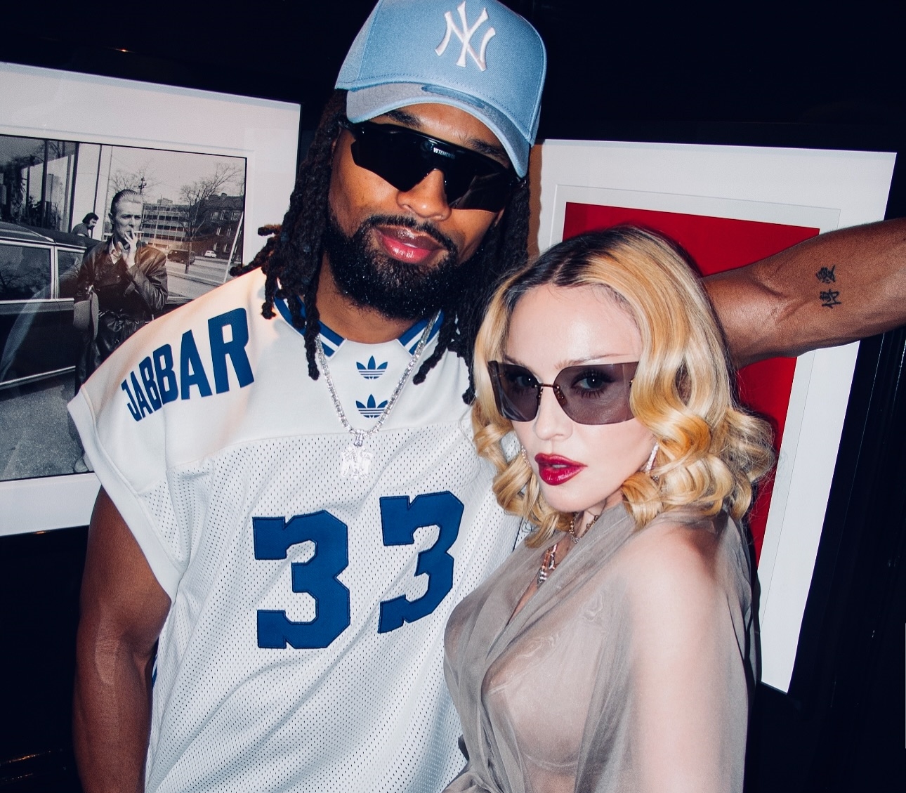 Madonna celebra aniversário de 29 anos do namorado; veja fotos
