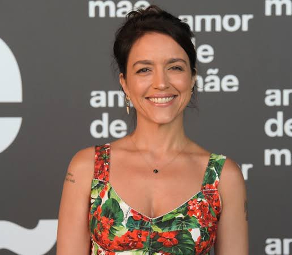 Autora de “Vale Tudo” confessa que usa perfil fake para ler críticas da novela