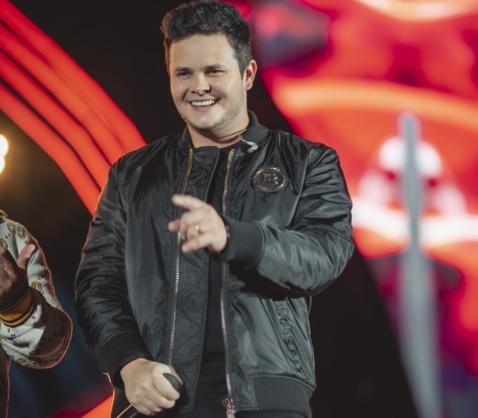 Sertanejo Matheus Aleixo tem contas invadidas e prejuízo de R$ 700 mil via pix