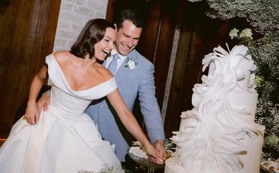 Após festa de casamento, Marcus Buaiz revela destino de lua de mel com Isis Valverde