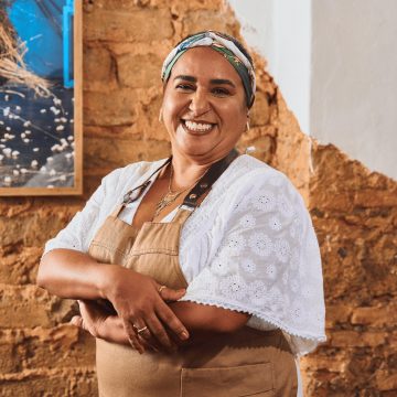 Saiba quem é chef baiana que assina o novo menu dos voos internacionais da LATAM
