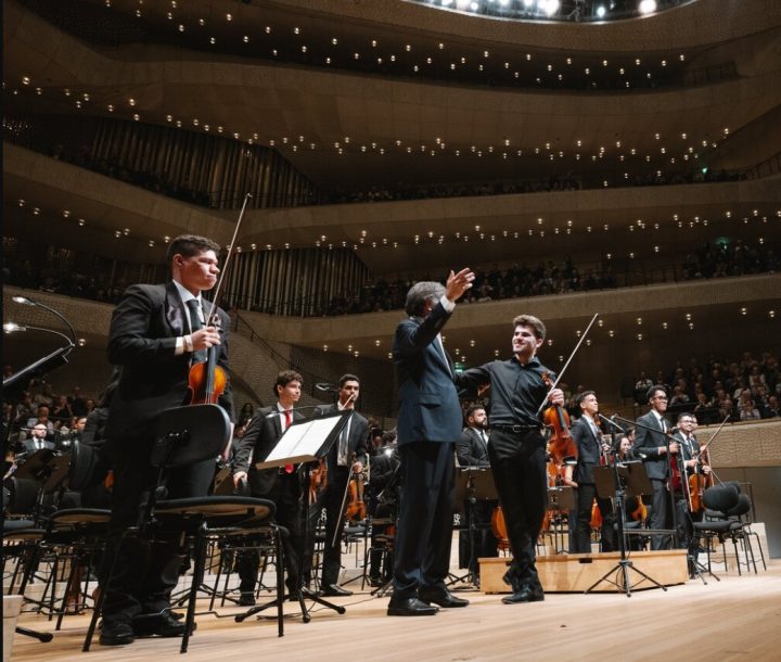 Orquestra Neojiba é ovacionada em show lotado na Alemanha durante turnê internacional