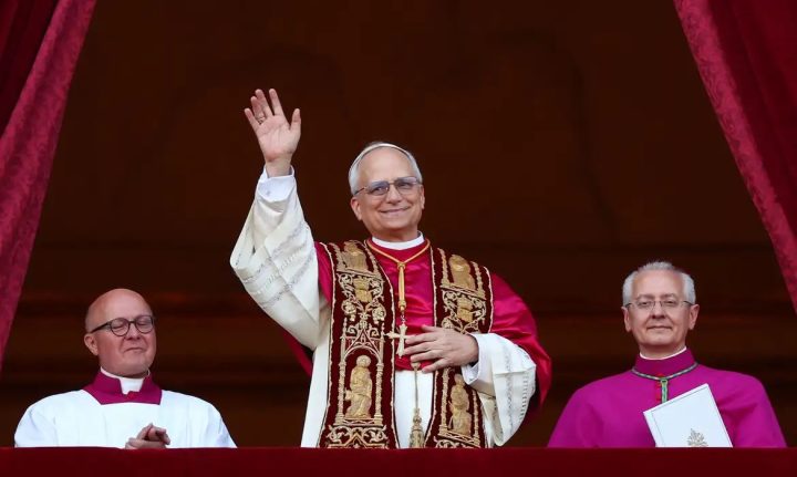 Papa Leão XIV pede paz e lembra Francisco: “ajudem a construir pontes”