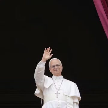Papa Leão XIV celebra missa inaugural de seu pontificado neste domingo(18)