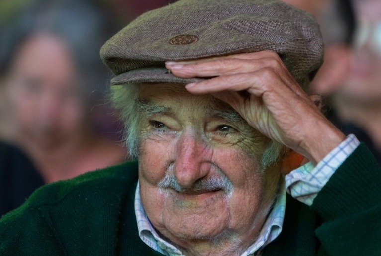 Pepe Mujica está em fase terminal e sob cuidados paliativos, diz esposa
