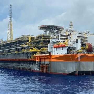Descoberta: Petrobras encontra óleo de qualidade na Bacia de Santos