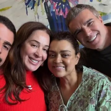 Preta Gil recebe visita de Claudia Raia, Enzo Celulari e Jarbas Homem de Mello nos EUA