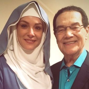 Regiane Alves homenageia Divaldo Franco e relembra bastidores de filme sobre o médium: ‘Foi uma honra’