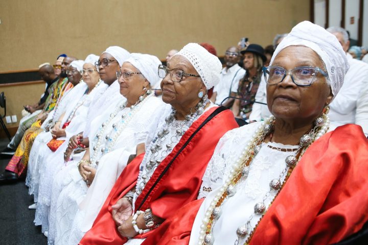 Centenário de Mãe Stella de Oxóssi é celebrado em sessão solene na Alba; veja fotos