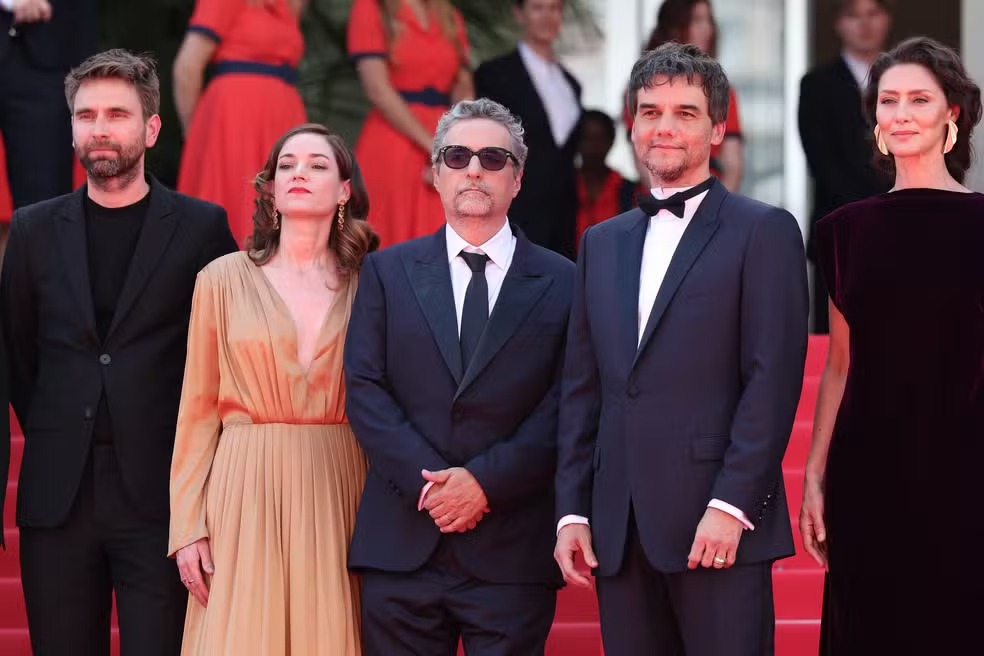 Filme com Wagner Moura é ovacionado no Festival de Cannes; veja vídeo