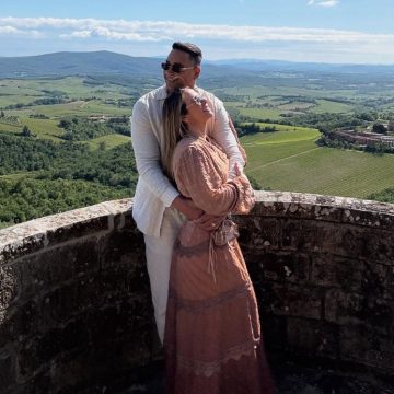Xanddy posta foto romântica com Carla Perez na Itália: ‘Mais feliz e completo’