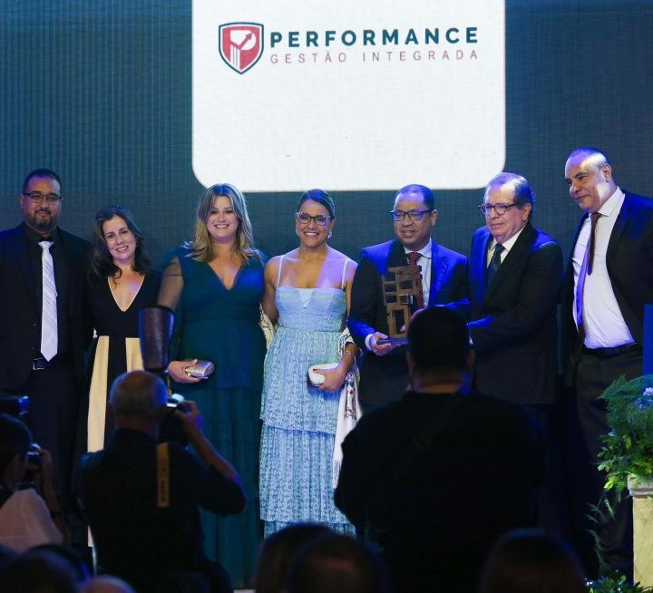 Performance Gestão Integrada vence prêmio de Fornecedor do Ano no Prêmio ADEMI-BA