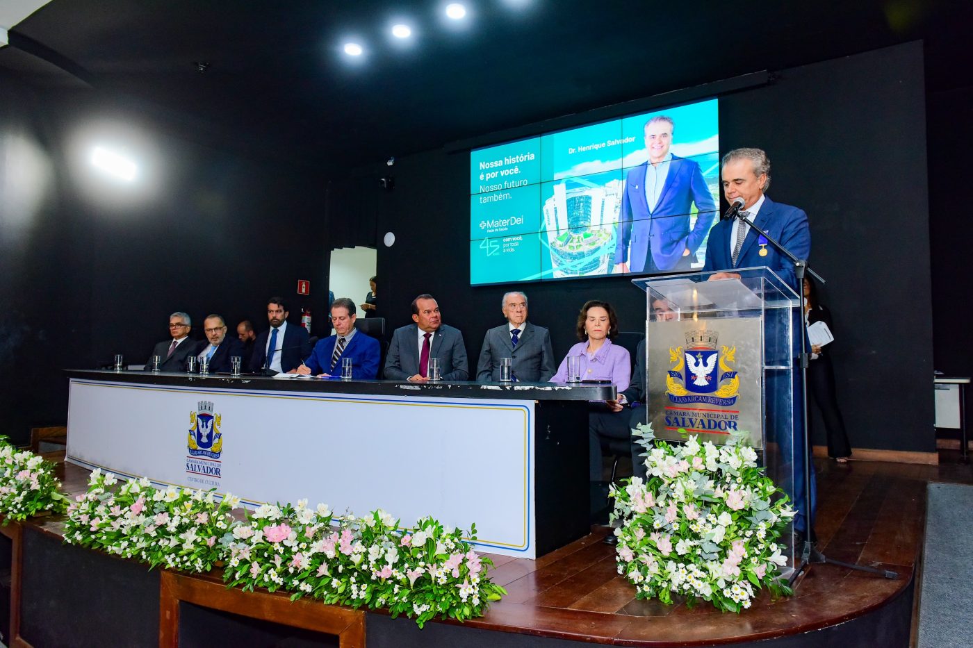 Henrique Salvador recebe a Medalha Thomé de Souza