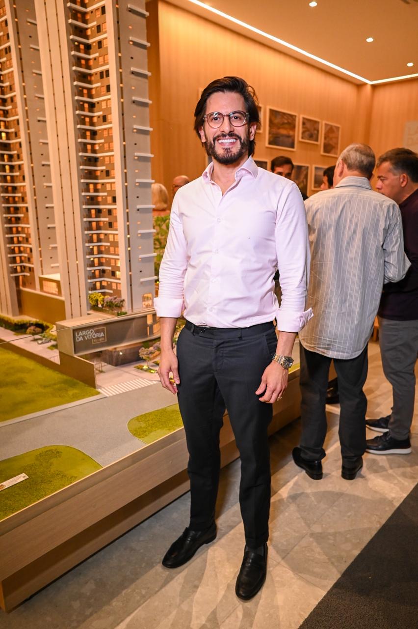 Tiago Ayres