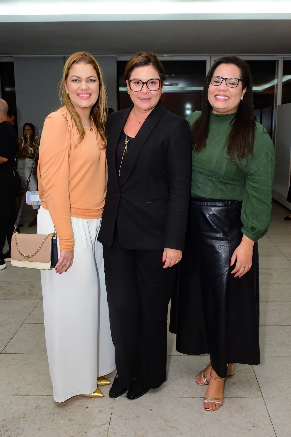 Simone Novais, Márcia Fernanda Barreto e Camila Neves