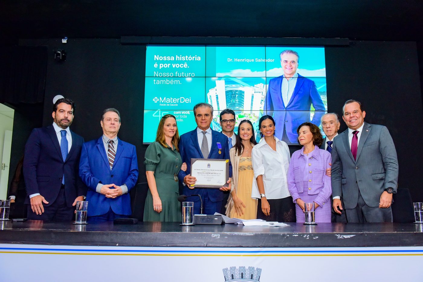 Henrique Salvador recebe a Medalha Thomé de Souza